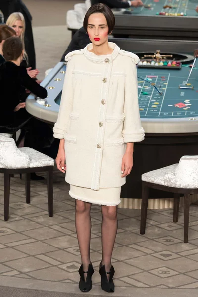 Look 27